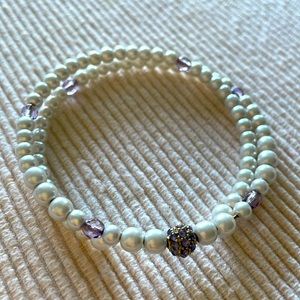 Pretty white pearl faux & purple crystal  glass beads memory wire bracelet